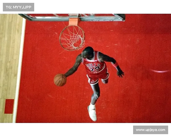 精彩瞬间汇聚NBA巅峰集锦 感受篮球传奇的激情与辉煌
